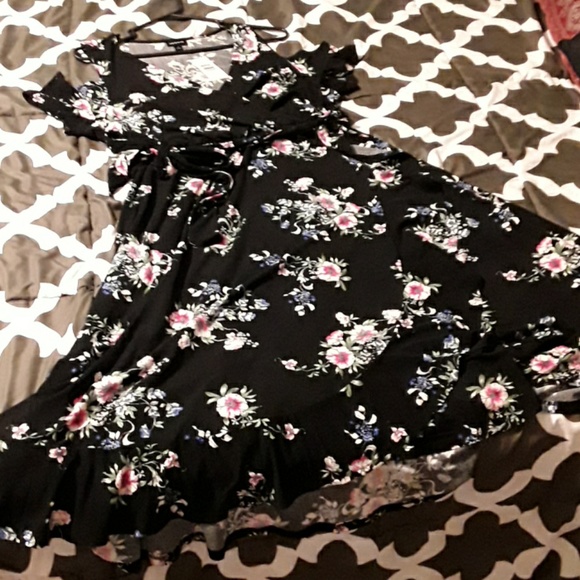 Black Floral Midi Dress - Picture 3 of 4